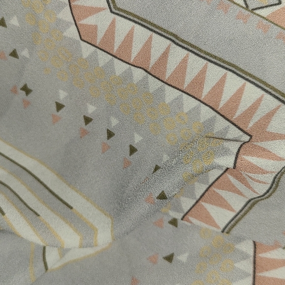 Maurices (Size 3) Graphic Print Blouse - Picture 3 of 4